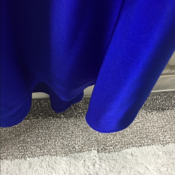 LA FEMME BEAUTIFUL PROM DRESS - Picture 7 of 8